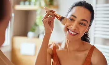 First Time Applying Makeup: మొదటిసారి మేకప్ వేసేవారు ఈ తప్పులు చేయకండి!