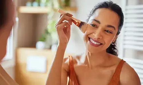 First Time Applying Makeup: మొదటిసారి మేకప్ వేసేవారు ఈ తప్పులు చేయకండి! First Time Applying Makeup: మొదటిసారి మేకప్ వేసేవారు ఈ తప్పులు చేయకండి!