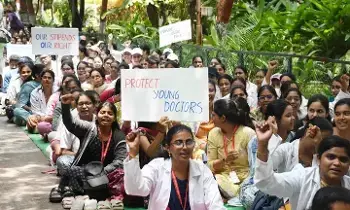 AP Junior Doctors: జూనియర్‌ డాక్టర్ల సమ్మె విరమణ.. రెండు వారాల్లో నిర్ణయం తీసుకోవాలని హైకోర్టు ఆదేశం