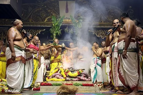 Tirumala Pavitrotsavams: పూర్ణాహుతితో తిరుమలలో ఘనంగా ముగిసిన పవిత్రోత్సవాలు Tirumala Pavitrotsavams: పూర్ణాహుతితో తిరుమలలో ఘనంగా ముగిసిన పవిత్రోత్సవాలు