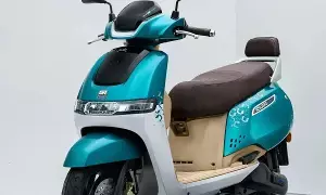 TVS iQube: 145 కిలోమీటర్ల రేంజ్, టైప్-సి ఛార్జింగ్.. టీవీఎస్ నుంచి సరికొత్త ప్రీమియం ఎలక్ట్రిక్ స్కూటర్ TVS iQube: 145 కిలోమీటర్ల రేంజ్, టైప్-సి ఛార్జింగ్.. టీవీఎస్ నుంచి సరికొత్త ప్రీమియం ఎలక్ట్రిక్ స్కూటర్