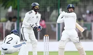 Duleep Trophy 2026: దులీప్ ట్రోఫీ 2026: ఈస్ట్ జోన్ సంచలనం.. సెమీఫైనల్స్లోకి దూసుకెళ్లిన ఇషాన్ కిషన్ సేన Duleep Trophy 2026: దులీప్ ట్రోఫీ 2026: ఈస్ట్ జోన్ సంచలనం.. సెమీఫైనల్స్లోకి దూసుకెళ్లిన ఇషాన్ కిషన్ సేన