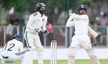 Duleep Trophy 2026:  దులీప్ ట్రోఫీ 2026: ఈస్ట్ జోన్ సంచలనం.. సెమీఫైనల్స్‌లోకి దూసుకెళ్లిన ఇషాన్ కిషన్ సేన