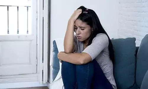 Sudden Fear and Heart Palpitations: అకస్మాత్తుగా భయం, గుండె దడ వేధిస్తున్నాయా? పానిక్ అటాక్స్ను దూరం చేసే ఈజీ అలవాట్లు ఇవే.. Sudden Fear and Heart Palpitations: అకస్మాత్తుగా భయం, గుండె దడ వేధిస్తున్నాయా? పానిక్ అటాక్స్ను దూరం చేసే ఈజీ అలవాట్లు ఇవే..