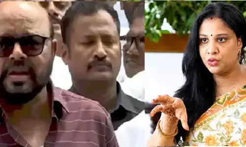 Konda Murali: కూతురు వ్యాఖ్యలతో మాకు సంబంధం లేదు.. కాంగ్రెస్లోనే ఉంటాం: కొండా మురళి Konda Murali: కూతురు వ్యాఖ్యలతో మాకు సంబంధం లేదు.. కాంగ్రెస్లోనే ఉంటాం: కొండా మురళి