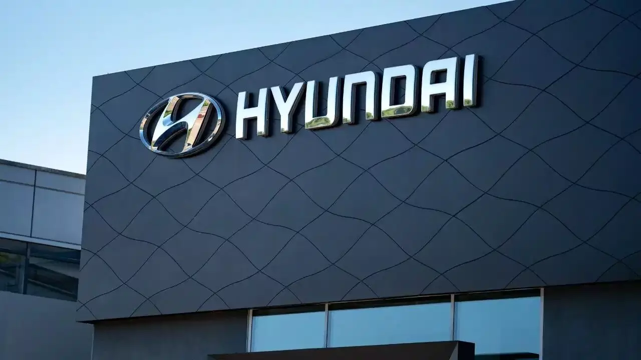 Hyundai: హ్యుందాయ్ మైండ్ బ్లోయింగ్ ప్లాన్.. 2030 నాటికి భారత రోడ్లపై 26 కొత్త కార్లు Hyundai: హ్యుందాయ్ మైండ్ బ్లోయింగ్ ప్లాన్.. 2030 నాటికి భారత రోడ్లపై 26 కొత్త కార్లు