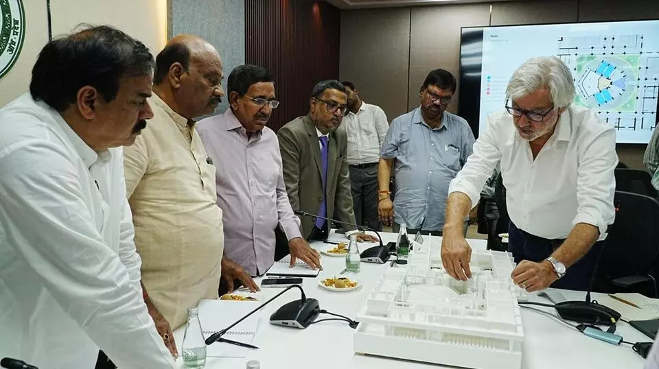 Speaker Ayyanna Patrudu: అమరావతి అసెంబ్లీ భవనం.. అంతర్జాతీయ ప్రమాణాలతో నిర్మాణం పూర్తి చేయాలి: స్పీకర్ అయ్యన్నపాత్రుడు Speaker Ayyanna Patrudu: అమరావతి అసెంబ్లీ భవనం.. అంతర్జాతీయ ప్రమాణాలతో నిర్మాణం పూర్తి చేయాలి: స్పీకర్ అయ్యన్నపాత్రుడు