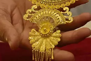 Gold Price: పసిడి ప్రియులకు ఊరట.. నాలుగు రోజుల రికార్డు ర్యాలీకి బ్రేక్.. ఎంత తగ్గిందో తెలుసా? Gold Price: పసిడి ప్రియులకు ఊరట.. నాలుగు రోజుల రికార్డు ర్యాలీకి బ్రేక్.. ఎంత తగ్గిందో తెలుసా?