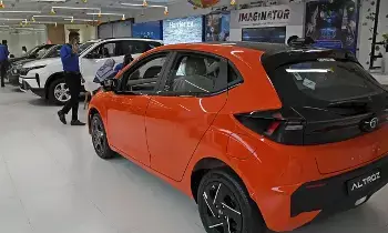 Car Buying Tips: కొత్త కారు కొనే ప్లాన్ ఉందా?.. ఈ టైంలో కొంటే లక్షల్లో ఆదా అవ్వడం ఖాయం