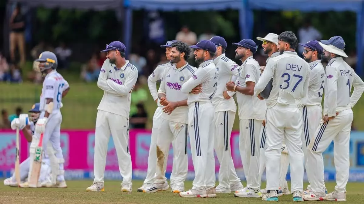 2nd Test: శ్రీలంక వీరోచిత పోరాటం.. డ్రాగా ముగిసిన భారత్ - శ్రీలంక రెండో టెస్టు 2nd Test: శ్రీలంక వీరోచిత పోరాటం.. డ్రాగా ముగిసిన భారత్ - శ్రీలంక రెండో టెస్టు