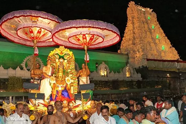 Brahmotsava Garuda Seva: తిరుమలలో మాదిరి బ్రహ్మోత్సవ గరుడసేవ Brahmotsava Garuda Seva: తిరుమలలో మాదిరి బ్రహ్మోత్సవ గరుడసేవ