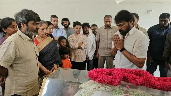 Chiranjeevi: ఆయన చివరి మాటలు నాతోనే పంచుకున్నారు.. జీవీ నారాయణరావు మరణంపై చిరంజీవి భావోద్వేగం Chiranjeevi: ఆయన చివరి మాటలు నాతోనే పంచుకున్నారు.. జీవీ నారాయణరావు మరణంపై చిరంజీవి భావోద్వేగం