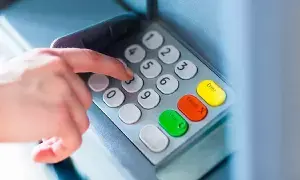 ATM: ఆర్బీఐ షాకింగ్ రిపోర్ట్.. యూపీఐ ధాటికి వేల సంఖ్యలో ఏటీఎంలు క్లోజ్