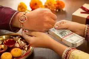 Income Tax: రాఖీ పండుగ గిఫ్టులపై ఐటీ శాఖ కన్ను.. సొంత అన్న ఇచ్చే కానుకలకు టాక్స్ పడుతుందా? Income Tax: రాఖీ పండుగ గిఫ్టులపై ఐటీ శాఖ కన్ను.. సొంత అన్న ఇచ్చే కానుకలకు టాక్స్ పడుతుందా?