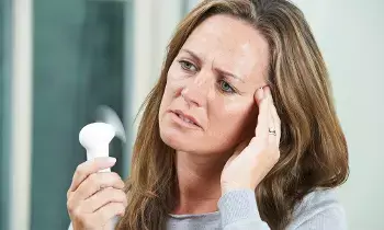 Perimenopause: మెనోపాజ్‌కు ముందే మొదలయ్యే పెరిమెనోపాజ్.. మహిళలు తప్పక తెలుసుకోవాల్సిన అంశాలివే..
