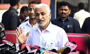 Vijayasai Reddy: నమ్మకద్రోహినైతే సజ్జల మాదిరి సంధి చేసుకునేవాడిని.. విజయసాయి రెడ్డి ఘాటు కౌంటర్ Vijayasai Reddy: నమ్మకద్రోహినైతే సజ్జల మాదిరి సంధి చేసుకునేవాడిని.. విజయసాయి రెడ్డి ఘాటు కౌంటర్