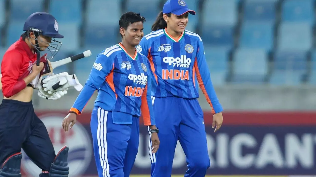 Womens T20 Asia Cup 2026: ఆసియా కప్లో భారత్ శుభారంభం.. థాయ్లాండ్పై 94 పరుగుల ఘన విజయం Womens T20 Asia Cup 2026: ఆసియా కప్లో భారత్ శుభారంభం.. థాయ్లాండ్పై 94 పరుగుల ఘన విజయం