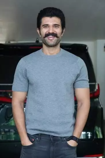 Vijay Deverakonda: సందీప్ కోసం ఎక్కడికైనా వెళ్తా.. విజయ్ దేవరకొండ ఎమోషనల్ కామెంట్స్.. Vijay Deverakonda: సందీప్ కోసం ఎక్కడికైనా వెళ్తా.. విజయ్ దేవరకొండ ఎమోషనల్ కామెంట్స్..