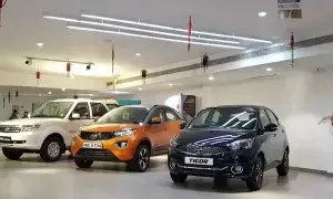 Car Warranty: కొత్త కారు కొంటున్నారా? వారంటీ కార్డు దాచుకుంటే సరిపోదు..ఈ సీక్రెట్స్ తెలిస్తే లక్షలు ఆదా