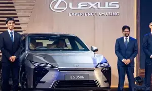 Lexus: లీటరుకు 25 కిమీ మైలేజ్.. లెక్సస్ కొత్త లగ్జరీ హైబ్రిడ్ సెడాన్ లాంచ్.. ఫీచర్లు చూస్తే షాకే