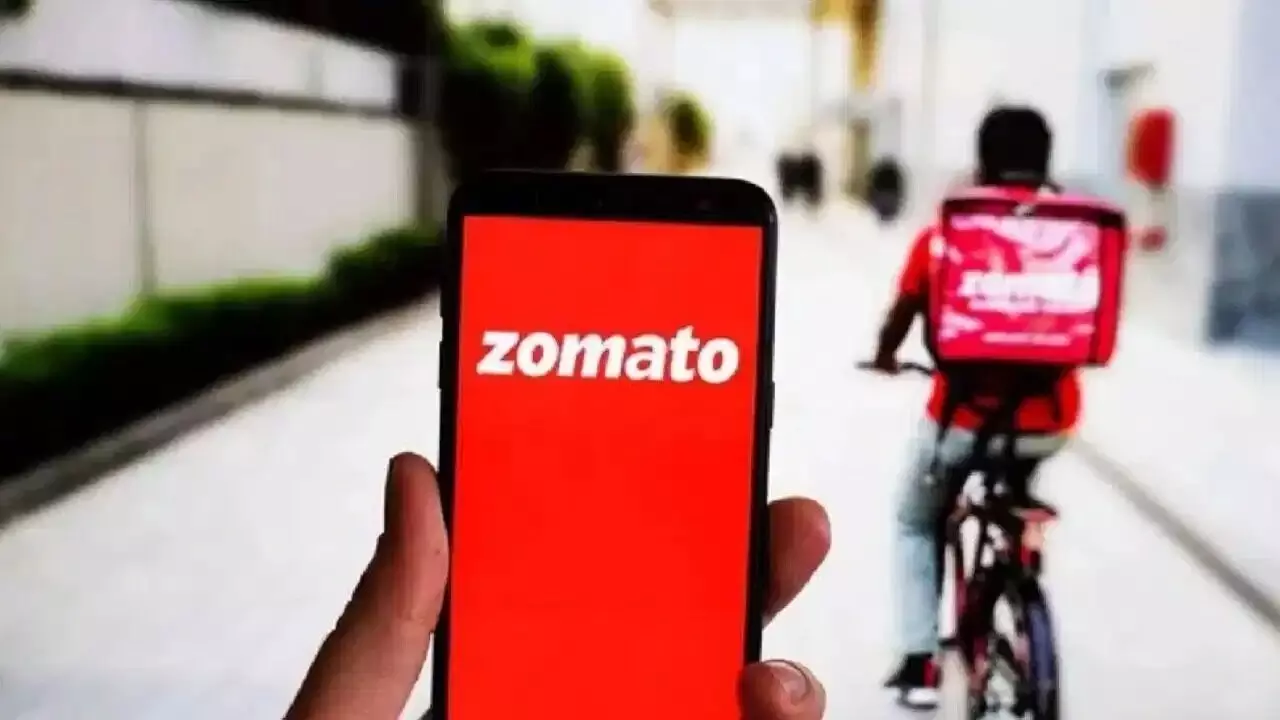 Zomato: పనీర్ పేరిట నకిలీ పదార్థాల విక్రయాలకు చెక్..జొమాటో సంచలన నిర్ణయం Zomato: పనీర్ పేరిట నకిలీ పదార్థాల విక్రయాలకు చెక్..జొమాటో సంచలన నిర్ణయం
