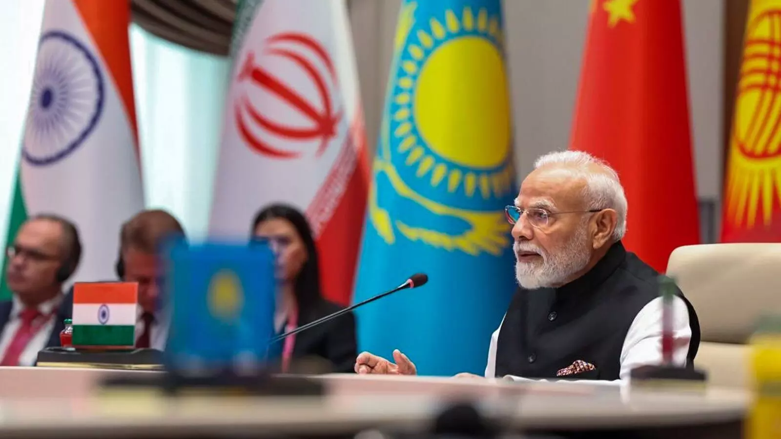 PM Modi: ఉగ్రవాదాన్ని రాజ్య విధానంగా ఉపయోగించే దేశాలను ఎదుర్కోవాలి: ఎస్సిఓ సమ్మిట్లో ప్రధాని మోదీ PM Modi: ఉగ్రవాదాన్ని రాజ్య విధానంగా ఉపయోగించే దేశాలను ఎదుర్కోవాలి: ఎస్సిఓ సమ్మిట్లో ప్రధాని మోదీ