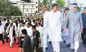 CM Revanth Reddy: కేసీఆర్ రాజీనామా చేయాలి.. హైదరాబాద్ను గ్లోబల్ నాలెడ్జ్ హబ్గా మారుస్తాం: సీఎం రేవంత్రెడ్డి CM Revanth Reddy: కేసీఆర్ రాజీనామా చేయాలి.. హైదరాబాద్ను గ్లోబల్ నాలెడ్జ్ హబ్గా మారుస్తాం: సీఎం రేవంత్రెడ్డి