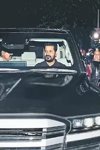 Revanth Reddy: సురేఖ, చిన్నారెడ్డి వ్యవహారంపై హైకమాండ్తో రేవంత్ సుదీర్ఘ చర్చ Revanth Reddy: సురేఖ, చిన్నారెడ్డి వ్యవహారంపై హైకమాండ్తో రేవంత్ సుదీర్ఘ చర్చ