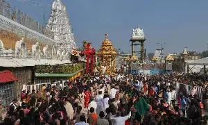 TTD: నకిలీ వెబ్సైట్లపై కఠిన చర్యలు.. టీటీడీ హెచ్చరిక! TTD: నకిలీ వెబ్సైట్లపై కఠిన చర్యలు.. టీటీడీ హెచ్చరిక!