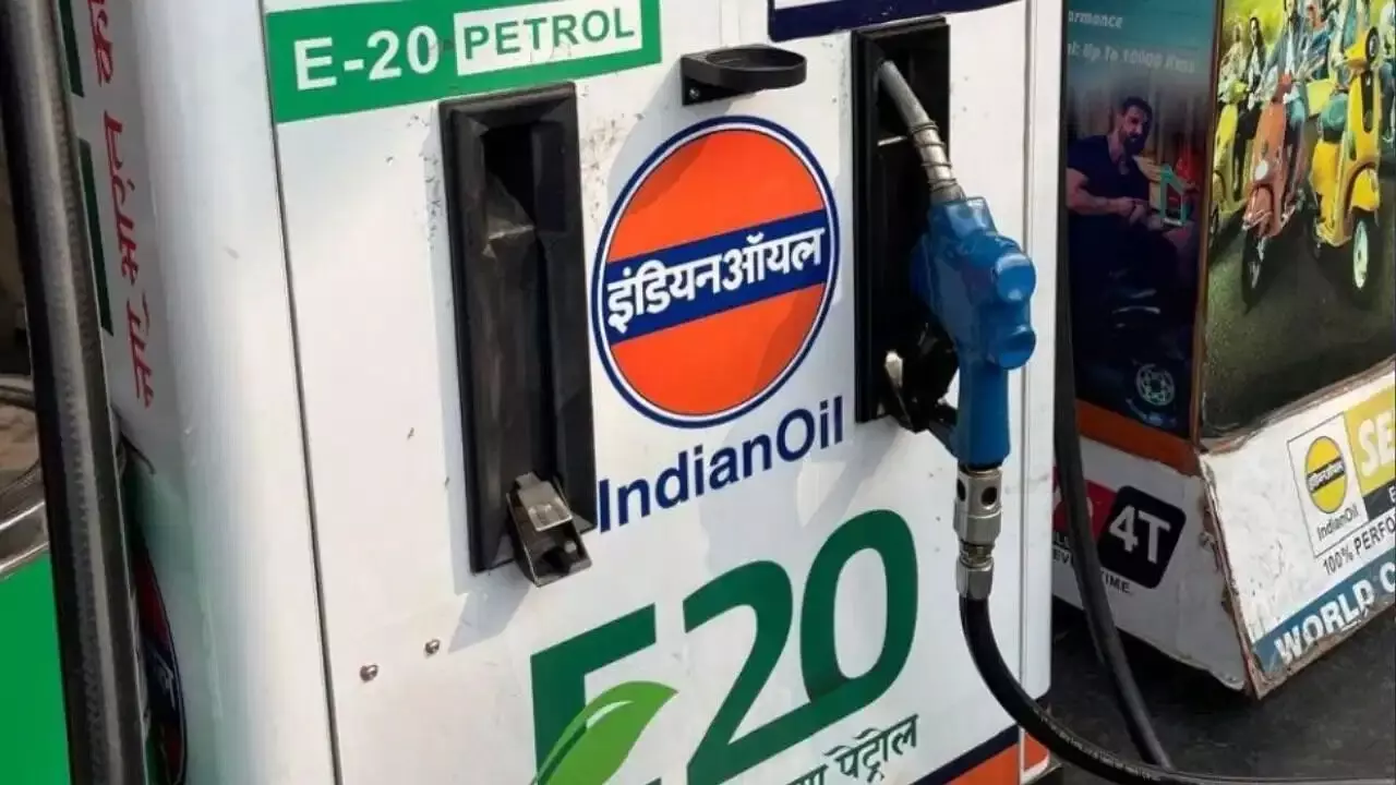 E20 Petrol: పెట్రోల్లో ఇథనాల్ వాడితే మైలేజ్ తగ్గుతుందా? బైకర్లకు క్లారిటీ ఇచ్చిన హీరో మోటోకార్ప్ E20 Petrol: పెట్రోల్లో ఇథనాల్ వాడితే మైలేజ్ తగ్గుతుందా? బైకర్లకు క్లారిటీ ఇచ్చిన హీరో మోటోకార్ప్