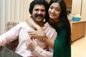 Rashmika: గాయం వల్ల దక్కిన బోనస్ టైమ్.. విజయ్తో ఇంట్లో గడిపిన క్షణాలను పంచుకున్న రష్మిక.. Rashmika: గాయం వల్ల దక్కిన బోనస్ టైమ్.. విజయ్తో ఇంట్లో గడిపిన క్షణాలను పంచుకున్న రష్మిక..