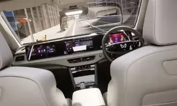 Car Tech: స్క్రీన్లు పెరిగితే కష్టాలు తప్పవా? కొత్త కార్లలో ఆ ఫీచర్ వల్ల నరకం చూస్తున్న వాహనదారులు