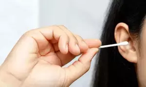Earwax Isn’t Dirt: చెవిలో గులిమి మురికి కాదు.. సహజ రక్షణ కవచం.. ఇయర్బడ్స్తో ఈ ప్రమాదాలు తప్పవు Earwax Isn’t Dirt: చెవిలో గులిమి మురికి కాదు.. సహజ రక్షణ కవచం.. ఇయర్బడ్స్తో ఈ ప్రమాదాలు తప్పవు