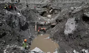 Nepal: నేపాల్ టన్నెల్లో 9 రోజుల తర్వాత ఇద్దరు కార్మికులు రక్షణ.. రెస్క్యూ ఆపరేషన్ వివరాలు Nepal: నేపాల్ టన్నెల్లో 9 రోజుల తర్వాత ఇద్దరు కార్మికులు రక్షణ.. రెస్క్యూ ఆపరేషన్ వివరాలు