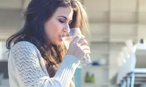 Drinking Cold Water Cause a Cold: చల్లటి నీళ్లు తాగితే జలుబు చేస్తుందా? వైద్య నిపుణులు చెబుతున్న అసలు వాస్తవాలివే.. Drinking Cold Water Cause a Cold: చల్లటి నీళ్లు తాగితే జలుబు చేస్తుందా? వైద్య నిపుణులు చెబుతున్న అసలు వాస్తవాలివే..