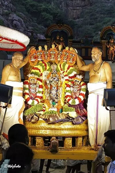 Gokulashtami Celebrations: టీటీడీ స్థానిక ఆలయాల్లో వైభవంగా గోకులాష్టమి వేడుకలు Gokulashtami Celebrations: టీటీడీ స్థానిక ఆలయాల్లో వైభవంగా గోకులాష్టమి వేడుకలు