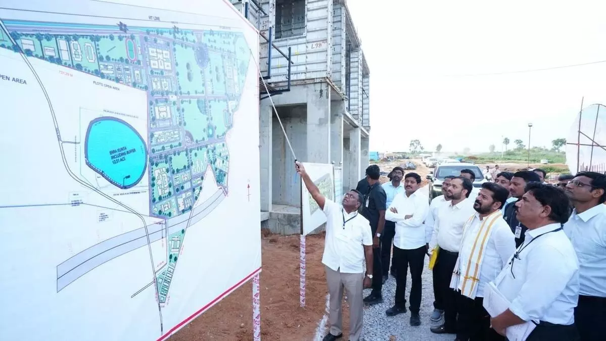 CM Revanth Reddy: కొడంగల్పై సీఎం రేవంత్ ఫోకస్.. ఎత్తిపోతల ప్రాజెక్టులు, విద్యా పథకాలపై కీలక ఆదేశాలు CM Revanth Reddy: కొడంగల్పై సీఎం రేవంత్ ఫోకస్.. ఎత్తిపోతల ప్రాజెక్టులు, విద్యా పథకాలపై కీలక ఆదేశాలు