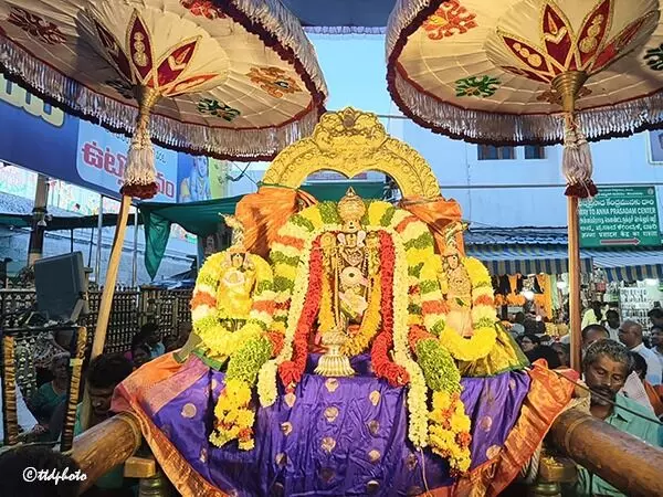 Utlotsavam: తిరుచానూరు శ్రీకృష్ణస్వామి ఆలయంలో వైభవంగా ఉట్లోత్సవం Utlotsavam: తిరుచానూరు శ్రీకృష్ణస్వామి ఆలయంలో వైభవంగా ఉట్లోత్సవం