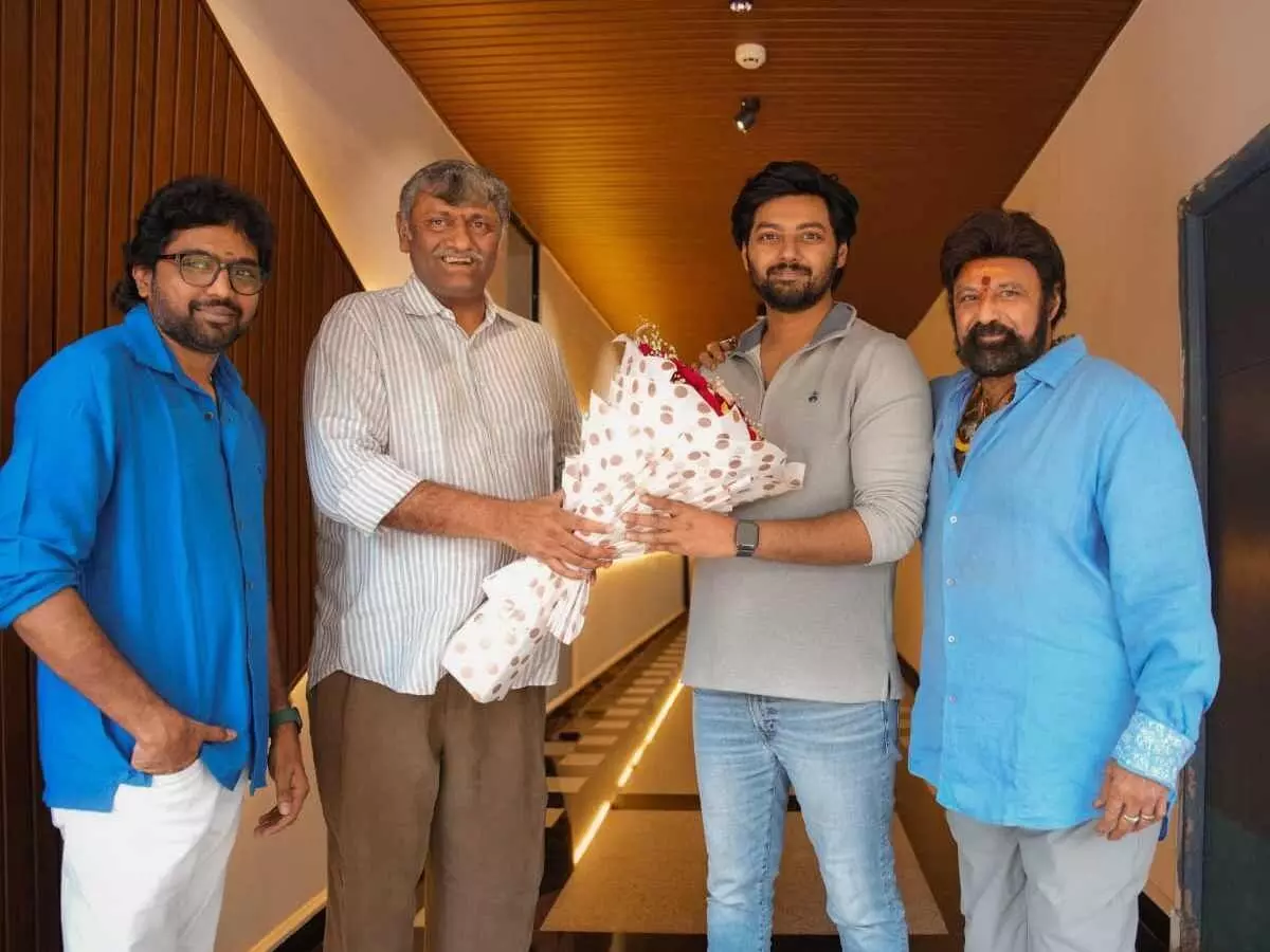 Mokshagna’s Debut Film: మోక్షజ్ఞ డెబ్యూ మూవీకి ‘విశ్వంభర’ దర్శకుడు వశిష్ఠ Mokshagna’s Debut Film: మోక్షజ్ఞ డెబ్యూ మూవీకి ‘విశ్వంభర’ దర్శకుడు వశిష్ఠ