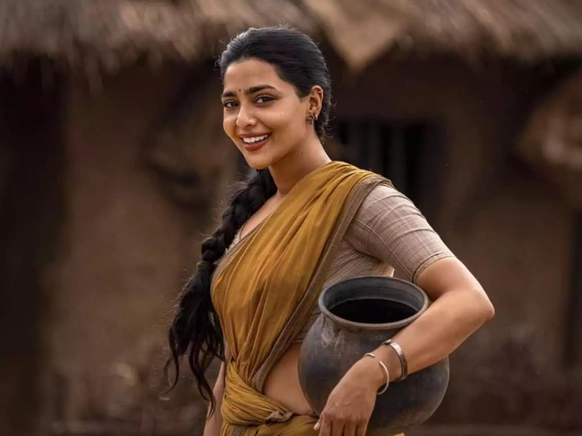 Aishwarya Lekshmi: సంబరాల ఏటి గట్టులో వసంతగా ఐశ్వర్య లక్ష్మి Aishwarya Lekshmi: సంబరాల ఏటి గట్టులో వసంతగా ఐశ్వర్య లక్ష్మి