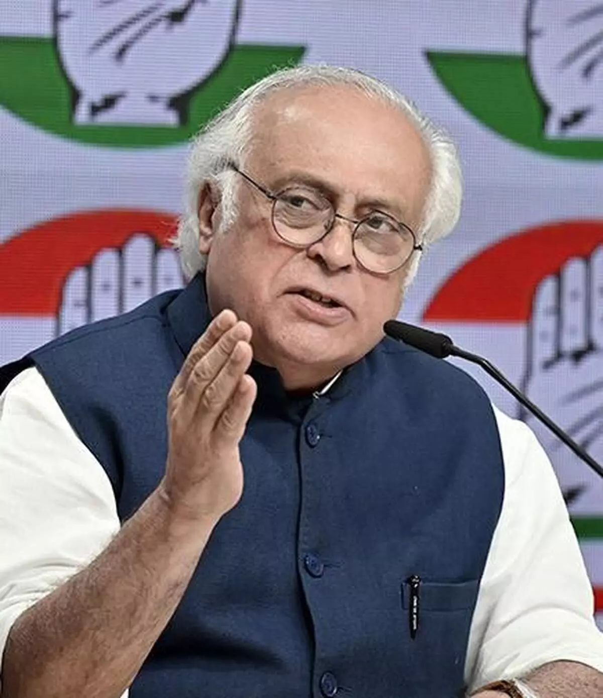 Congress: మాన్సూన్ సమావేశాలు వెంటిలేటర్పై.. పరిసీమన్ బిల్లుల కోసం మెజారిటీ వేటలో అమిత్ షా: కాంగ్రెస్ Congress: మాన్సూన్ సమావేశాలు వెంటిలేటర్పై.. పరిసీమన్ బిల్లుల కోసం మెజారిటీ వేటలో అమిత్ షా: కాంగ్రెస్