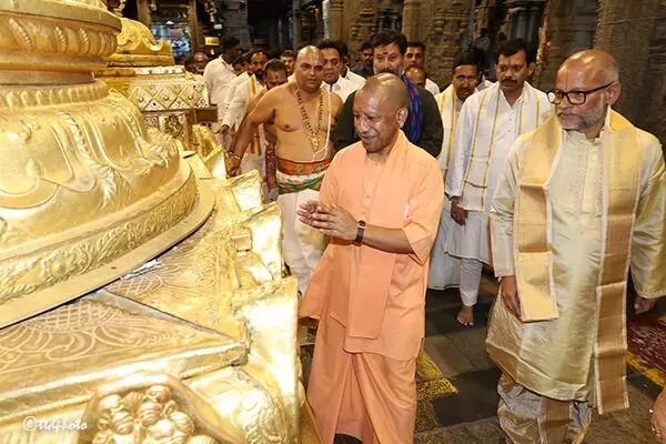Uttar Pradesh CM Yogi Adityanath: శ్రీవారి సేవలో ఉత్తర ప్రదేశ్ సీఎం యోగి ఆదిత్యనాథ్ Uttar Pradesh CM Yogi Adityanath: శ్రీవారి సేవలో ఉత్తర ప్రదేశ్ సీఎం యోగి ఆదిత్యనాథ్