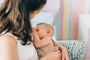 Breastfeed Your Baby: శిశువుకు ఎంతకాలం తల్లిపాలు పట్టాలి? తల్లీబిడ్డల ఆరోగ్యానికి ఇవి ఎందుకు అత్యవసరం? Breastfeed Your Baby: శిశువుకు ఎంతకాలం తల్లిపాలు పట్టాలి? తల్లీబిడ్డల ఆరోగ్యానికి ఇవి ఎందుకు అత్యవసరం?