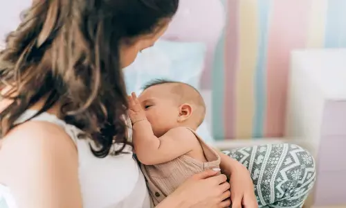 Breastfeed Your Baby: శిశువుకు ఎంతకాలం తల్లిపాలు పట్టాలి? తల్లీబిడ్డల ఆరోగ్యానికి ఇవి ఎందుకు అత్యవసరం? Breastfeed Your Baby: శిశువుకు ఎంతకాలం తల్లిపాలు పట్టాలి? తల్లీబిడ్డల ఆరోగ్యానికి ఇవి ఎందుకు అత్యవసరం?