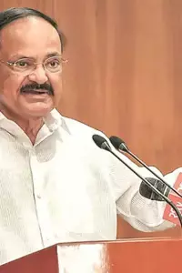 Venkaiah Naidu: పల్లెటూరి నుంచి దేశస్థాయి పదవుల వరకు.. స్కూళ్లలో ఫోన్ నిషేధం, మోరల్ క్లాసులు తప్పనిసరి: వెంకయ్య నాయుడు