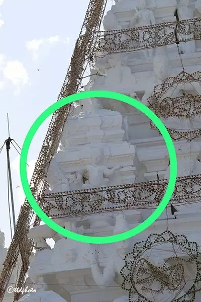 TTD: శ్రీవారి ఆలయ గోపురంపై విగ్రహానికి మరమ్మతులు.. సోషల్ మీడియాలో ప్రచారంపై టీటీడీ క్లారిటీ TTD: శ్రీవారి ఆలయ గోపురంపై విగ్రహానికి మరమ్మతులు.. సోషల్ మీడియాలో ప్రచారంపై టీటీడీ క్లారిటీ