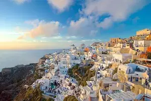 Greece: తక్కువ టాక్స్, లగ్జరీ లైఫ్.. స్వదేశం వదిలి గ్రీస్కు క్యూ కడుతున్న కోటీశ్వరులు Greece: తక్కువ టాక్స్, లగ్జరీ లైఫ్.. స్వదేశం వదిలి గ్రీస్కు క్యూ కడుతున్న కోటీశ్వరులు