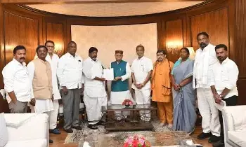 Deputy Chief Minister Bhatti Vikramarka: భారాసపై నాజీ విలువల ఆరోపణ.. గవర్నర్‌కు మంత్రుల వినతిపత్రం
