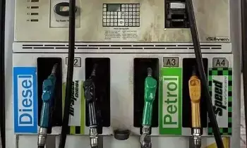Crude Oil: పెట్రోల్, డీజిల్‌పై ఆయిల్ కంపెనీలకు భారీ నష్టాలు.. సామాన్యుడికి మళ్లీ బాదుడు తప్పదా?