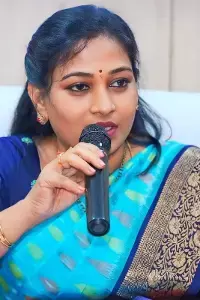 Home Minister: గణేశ్ నవరాత్రుల భద్రతపై హోంమంత్రి సమీక్ష.. ఎస్పీలతో టెలికాన్ఫరెన్స్లో కీలక ఆదేశాలు Home Minister: గణేశ్ నవరాత్రుల భద్రతపై హోంమంత్రి సమీక్ష.. ఎస్పీలతో టెలికాన్ఫరెన్స్లో కీలక ఆదేశాలు